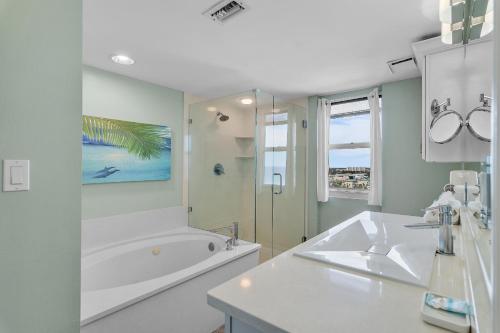 Pelican Beach Resort by Colasan photo 143