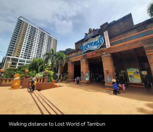 a walking distance to lost world of tannatown at Sunway Onsen Signature Themepark Suites with Hotspring by IWH Suites in Ipoh
