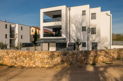 Apartments with parking space Vantacici, Krk - 23582