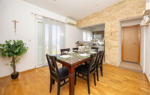 Holiday Apartment Makarska 3