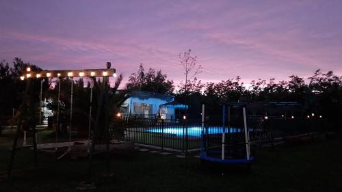 Bazén v ubytování Noche romántica nebo v jeho okolí