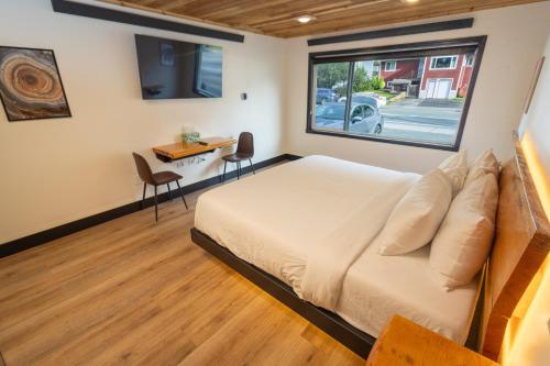 Gallery image of Waterfront on Glacier in Juneau