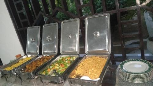 Mad på hotellet eller i nærheden