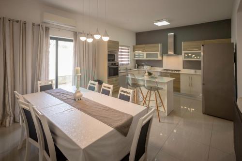 Ocean Bliss 3 Bedroom Apartment