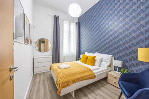 Charming City Center Suite w' 2 BEDRMS in The Gozsdu Garden