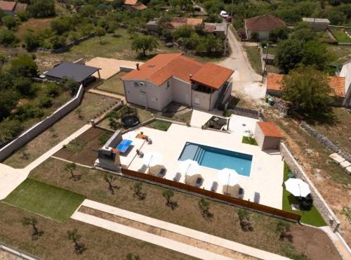 Πισίνα στο ή κοντά στο Villa Roški