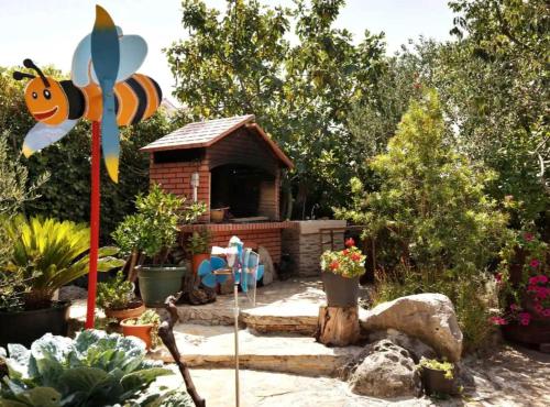 Bright and Spacious Apartment with Terrace in Kastel Stafilic