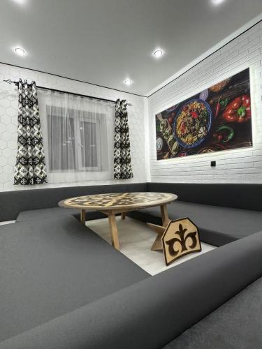 Ruang duduk di Astina Hotel