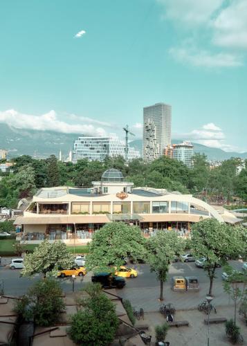 Godija Central Tirana 1