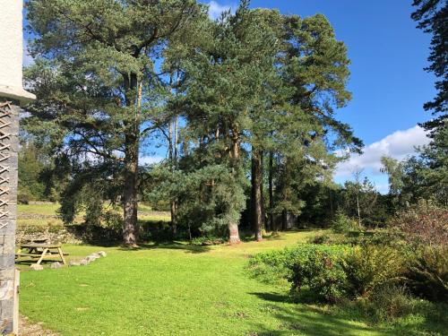 Κήπος έξω από το Pass the Keys Beautiful Detached Farm House Near Lake Coniston