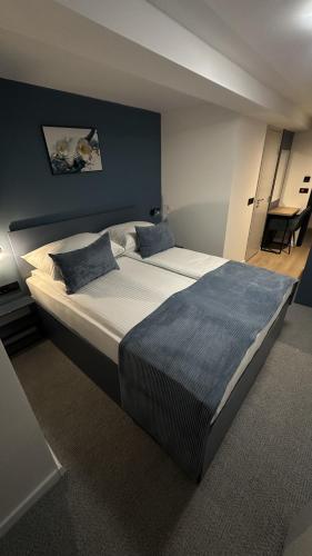 Postel nebo postele na pokoji v ubytování Alinar Oasis Apartments
