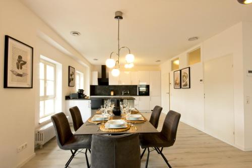 Kuchyň nebo kuchyňský kout v ubytování Bonnystay Lörrach Designer Apartment, mitten in Lörrach 111 qm