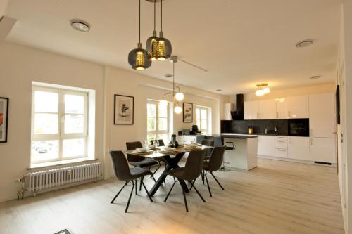 Kuchyň nebo kuchyňský kout v ubytování Bonnystay Lörrach Designer Apartment, mitten in Lörrach 111 qm