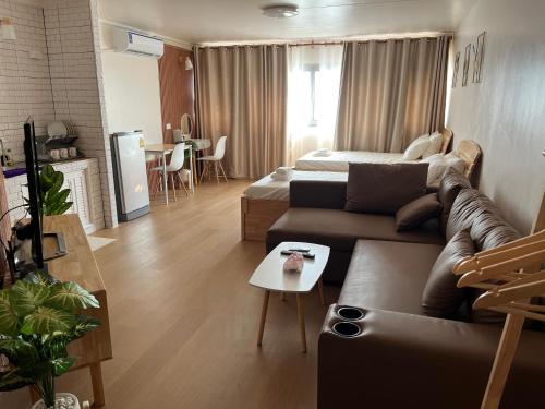 Posezení v ubytování OpenView เมืองทอง T1 Impact Muang Thong Thani