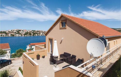 Two-Bedroom Apartment In Zatoglav