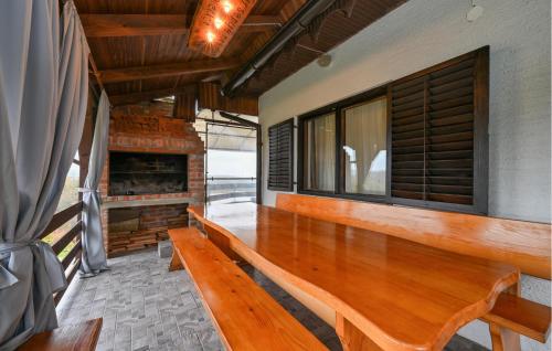 Χώρος καθιστικού στο 2 Bedroom Cozy Home In Jalzabet