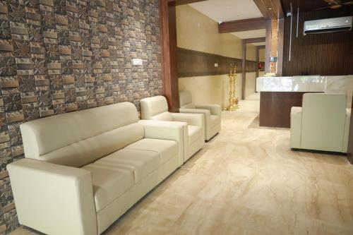 Ruang duduk di Sree Grand Inn