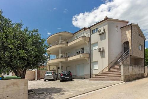 Apartments with Private Balcony Kaštel Novi