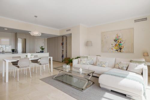 Casa Eso es Oro Estepona - Stunning Views And Peaceful Escape - 2 Communal Pools photo 21