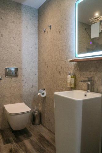 Ένα μπάνιο στο Best Western Plus Lozenetz Hotel