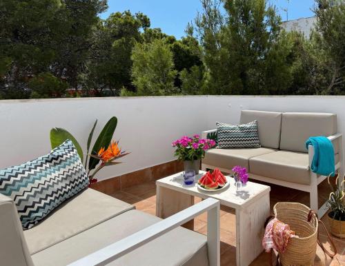 A seating area at INN Mallorca Aparthotel