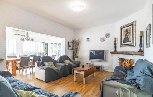 Cozy Home In Benalmadena