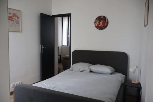 Photo de la galerie de l'établissement Le Lisbonne Appartement, à Arras