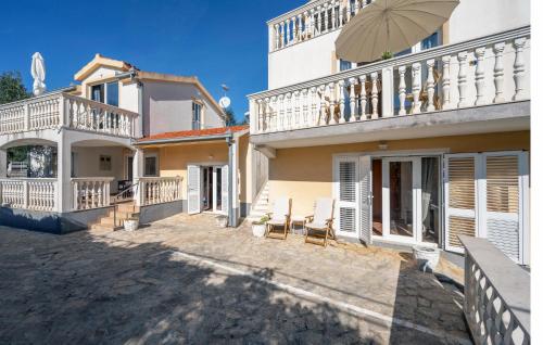Awesome Apartment In Rogoznica With Wifi