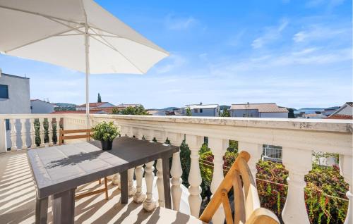 Awesome Apartment In Rogoznica With Wifi