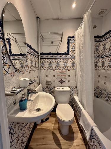Casa Consell Gran Via, Guest House