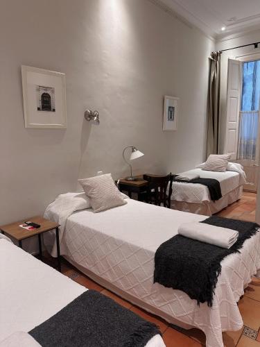 Casa Consell Gran Via, Guest House