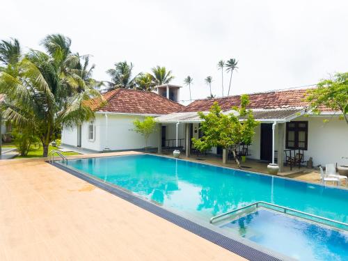 Kolam renang di atau dekat dengan Private Villa with a Pool, Beach Front - The White House