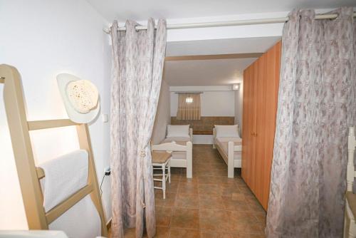 Gallery image of La Luna in Agia Barbara Tinos in Agios Sostis