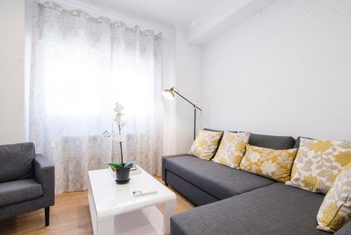 Bright Stylish 2BD 2BTH - CITY CENTRE