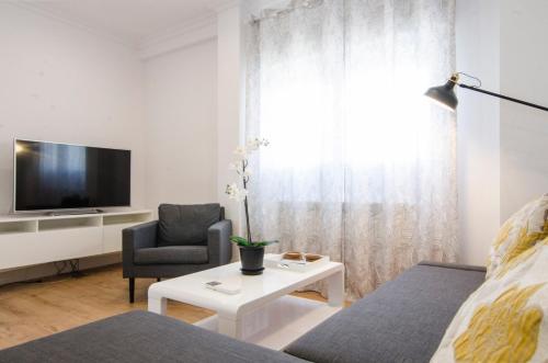 Bright Stylish 2BD 2BTH - CITY CENTRE