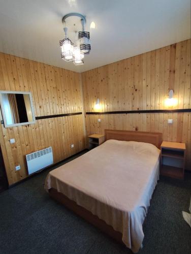 Postel nebo postele na pokoji v ubytování Urban Monkey Tent hostel & bar