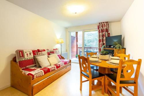 St Lary Village T2 4p lumineux - piscine - balcon - parking