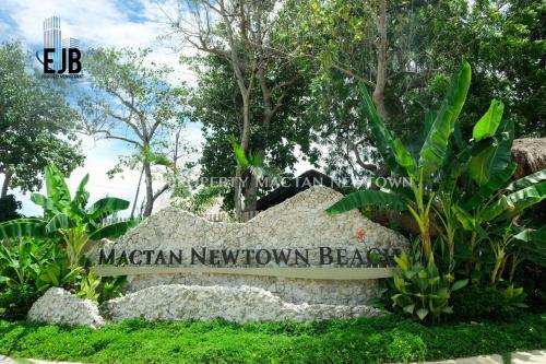 Κήπος έξω από το Mactan Newtown Beach Condo