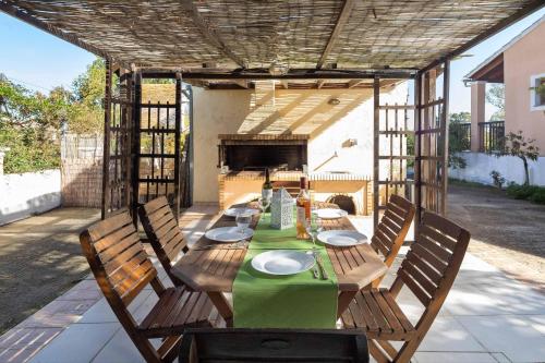 Villa Lefki Limni Retreat 300m from beach