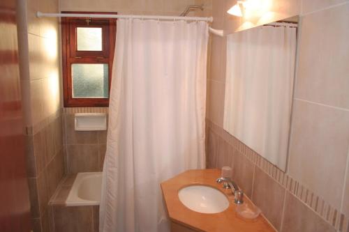 Ett badrum på Maritimo Apart
