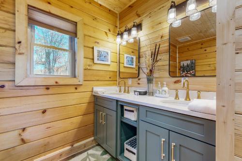 Φωτογραφία από το άλμπουμ του Sunset Mountain Lodge σε Black Mountain