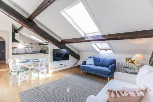 Sunny 2BR Penthouse Near Milano Centrale