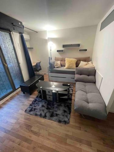 Photo de la galerie de l'établissement Bail mobilité - Appartement authentique - proche Bastille, à Paris