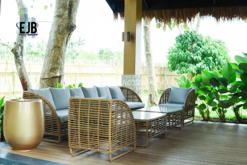Κήπος έξω από το Mactan Newtown Beach Condo