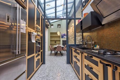 334 Parisian Loft - Superb Apartment in Paris