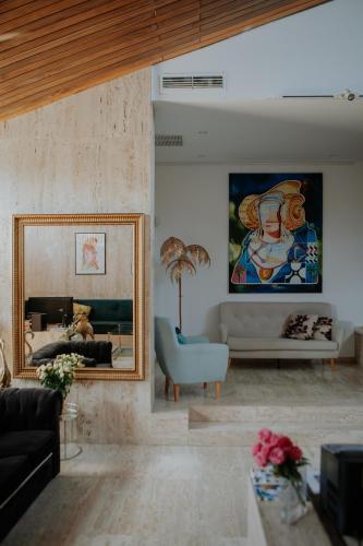 Hotel Boutique Hort de Nalにあるテレビまたはエンターテインメントセンター