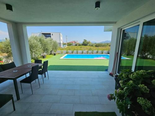 Fotografie z fotogalerie ubytování Villa Maestro v destinaci Sreser