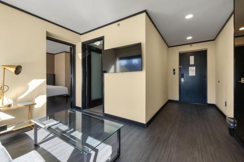 Televisyen dan/atau pusat hiburan di Hudson Yards Hotel