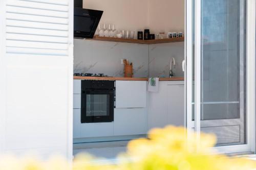 Dapur atau dapur kecil di MY DALMATIA - Beach house Festini with private jacuzzi & sea view