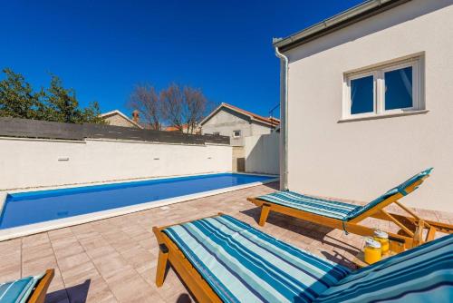 Πισίνα στο ή κοντά στο MY DALMATIA - Holiday home Barba with private heated pool